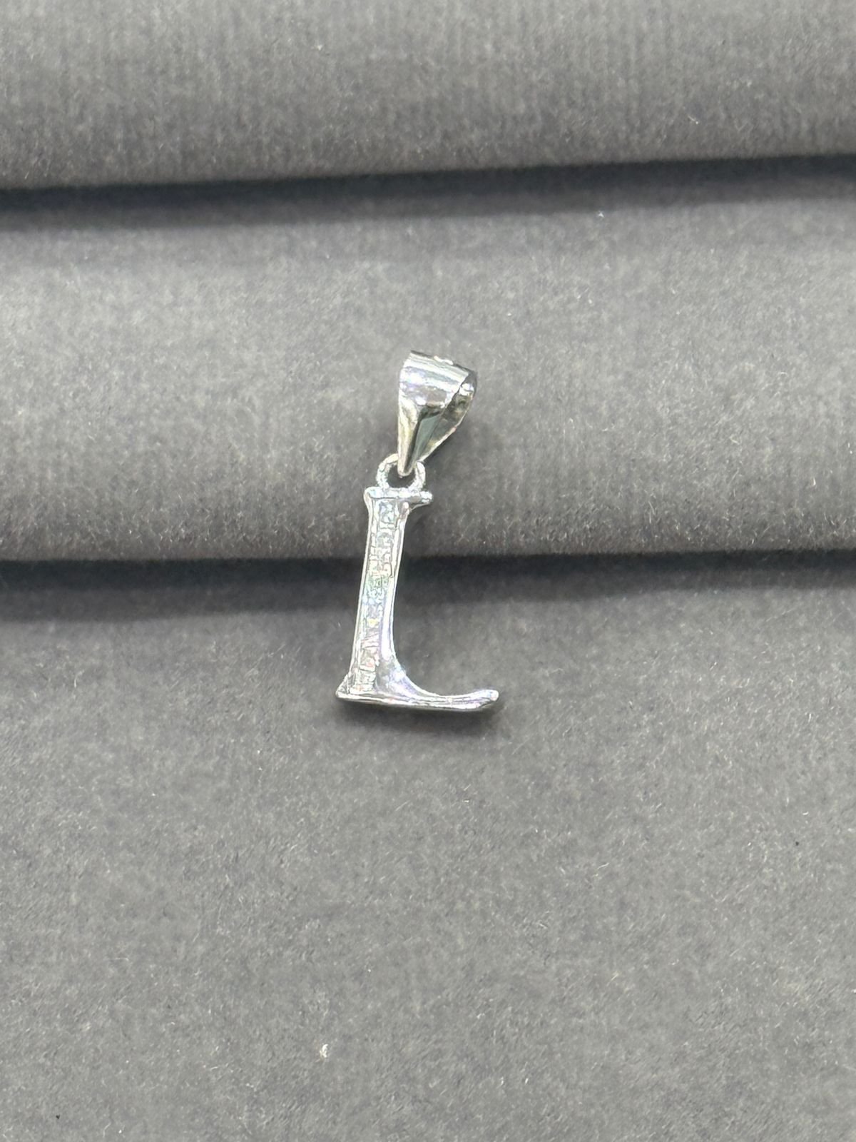 92.5 Elegant Silver Alphabet “L” Pendant